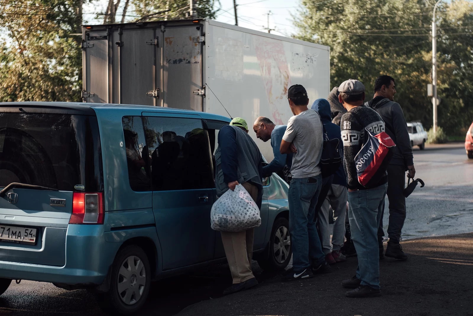 «Скажите государству: открывайте, пожалуйста, границы. Надо уезжать домой»