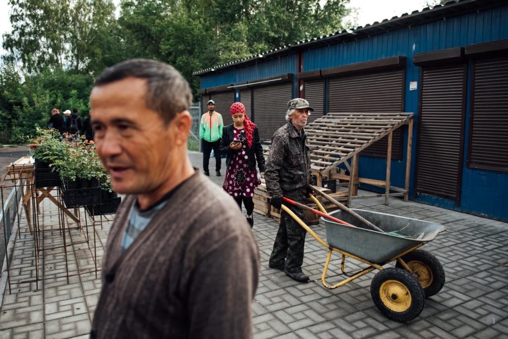 «Скажите государству: открывайте, пожалуйста, границы. Надо уезжать домой»