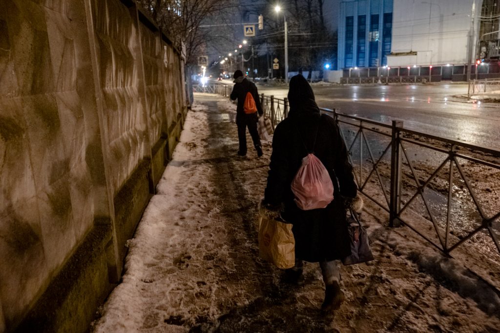 Бездомные на новогодней прогулке