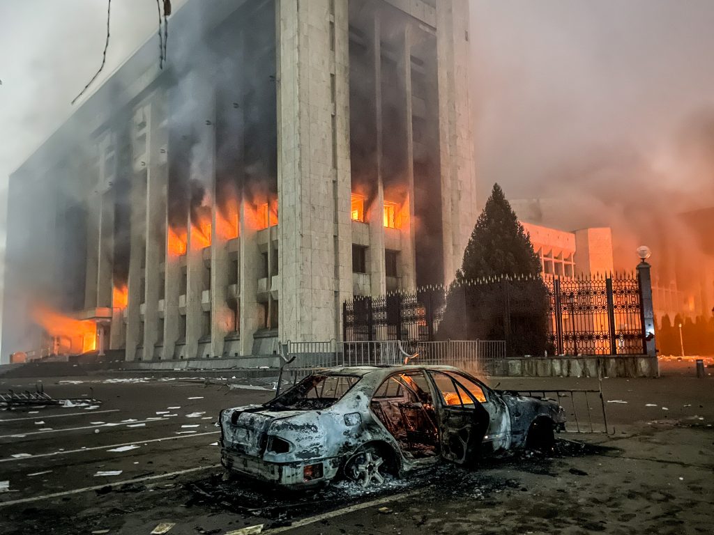 «Дед, уходи». Главные фото из Казахстана