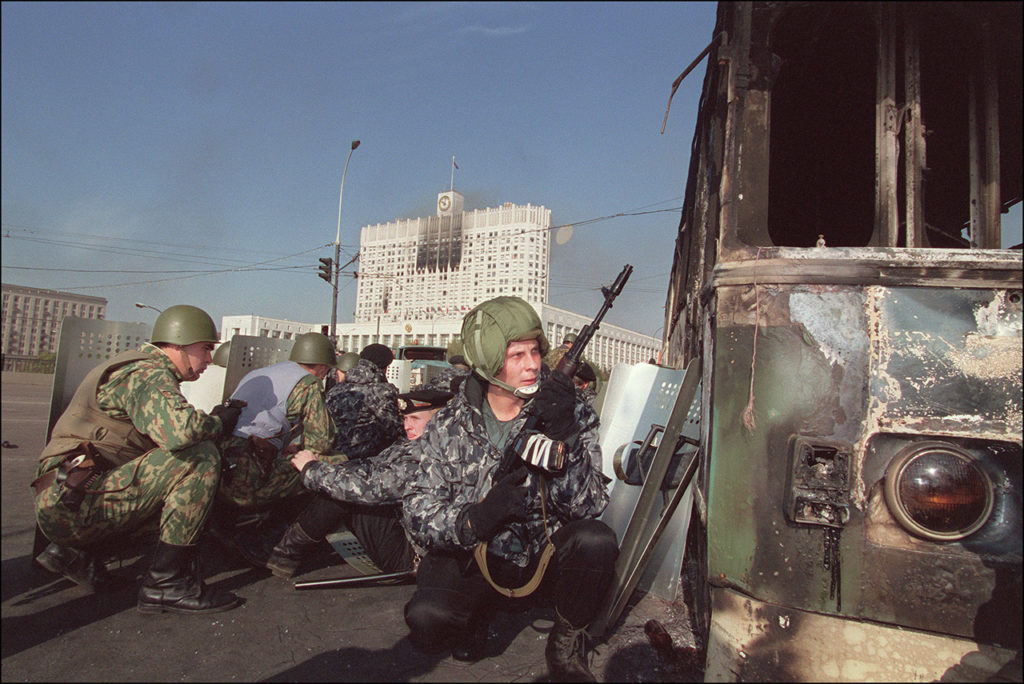 Письмо Навального и учебник Мединского: как нам все-таки относиться к 1990-м