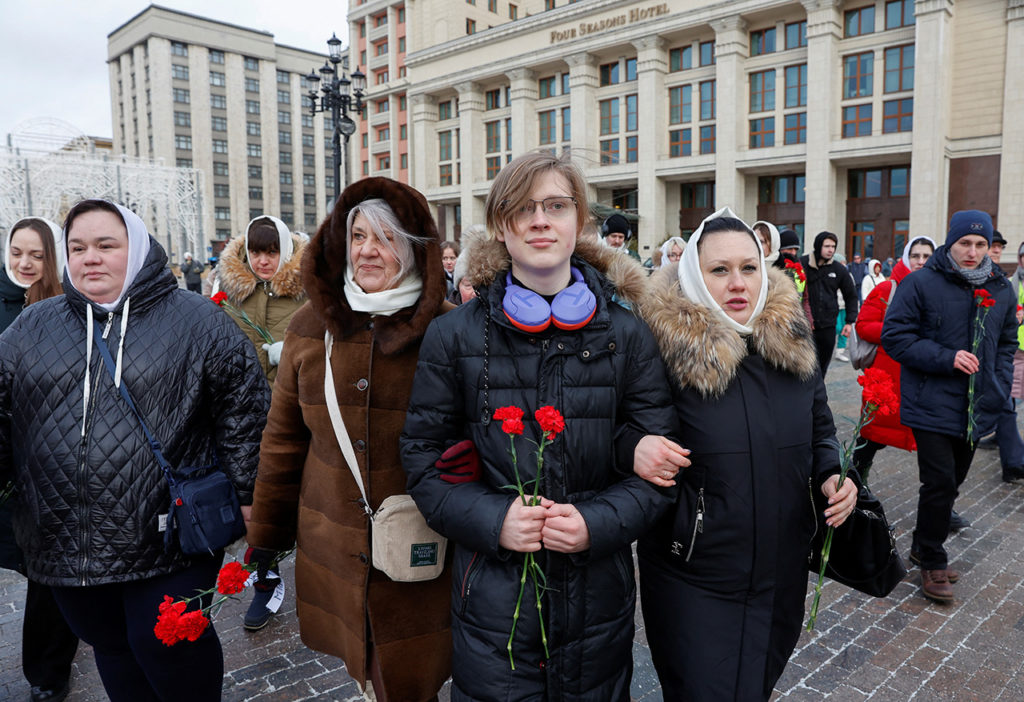 «Давайте вернем домой тех, кто еще не успел умереть»