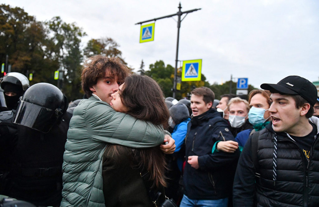 Всего на акциях против мобилизации, по данным «ОВД-Инфо», было задержано 1395 человек.